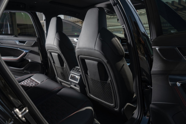 أسود Audi RS6, 2021 للإيجار في دبي 5