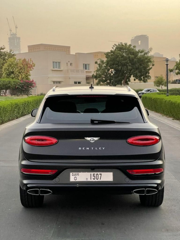Black Bentley Bentayga, 2021 for rent in Dubai 1