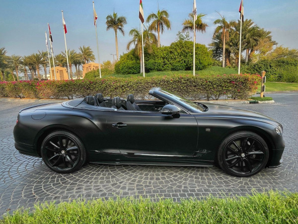 أسود Bentley GTC 1st Edition, 2020 للإيجار في دبي 2