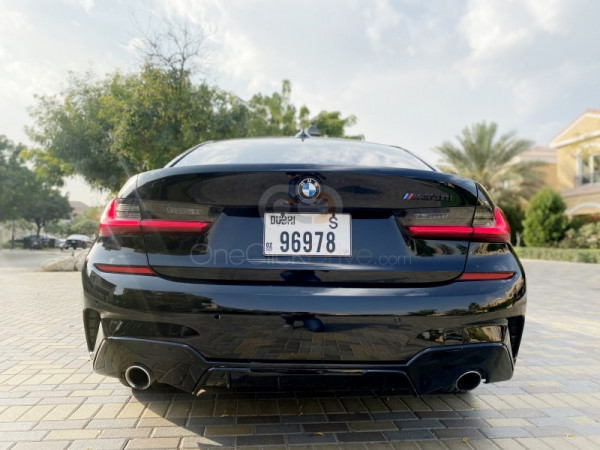 أسود BMW 3 Series, 2020 للإيجار في دبي 2
