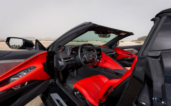 أسود Chevrolet Corvette Spyder, 2021 للإيجار في دبي 3