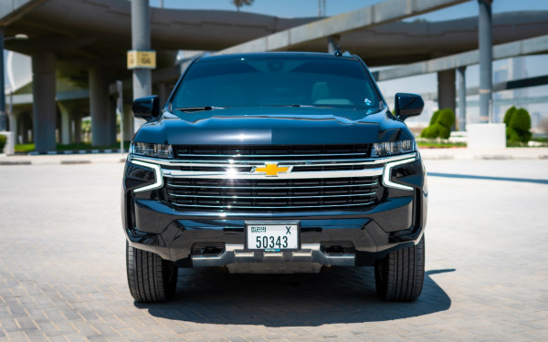 Noir Chevrolet Tahoe, 2021 à louer à Dubaï 2