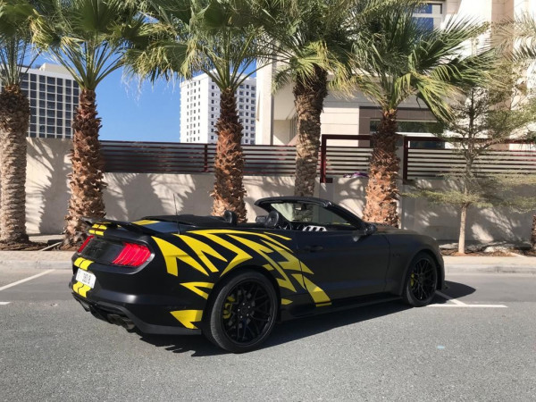 Noir Ford Mustang V8, 2021 à louer à Dubaï 2