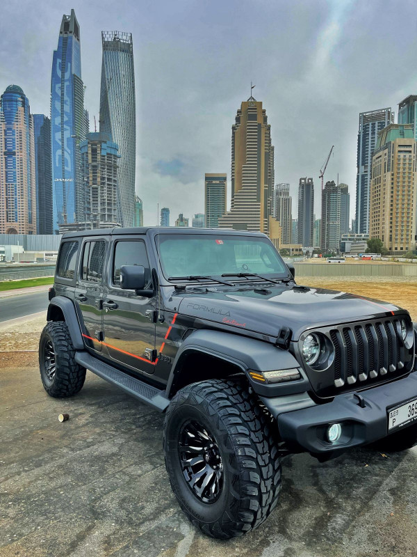 أسود Jeep Wrangler, 2021 للإيجار في دبي 2