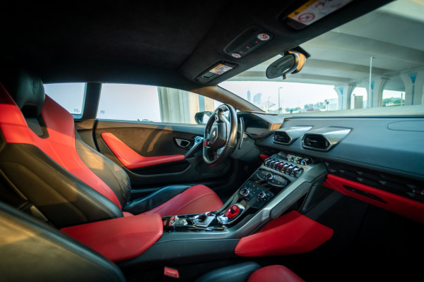 Аренда Черный Lamborghini Huracan, 2018 в Дубае 4