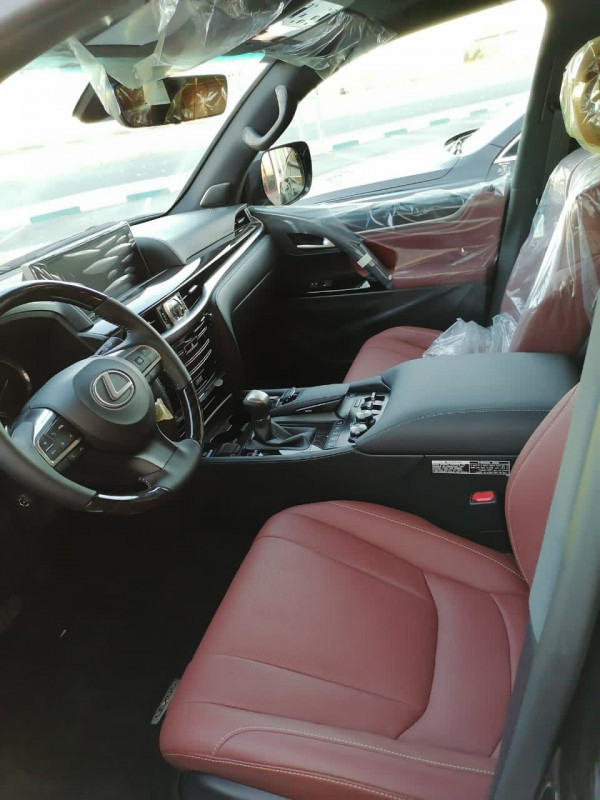 Аренда Черный Lexus LX 570S, 2020 в Дубае 1