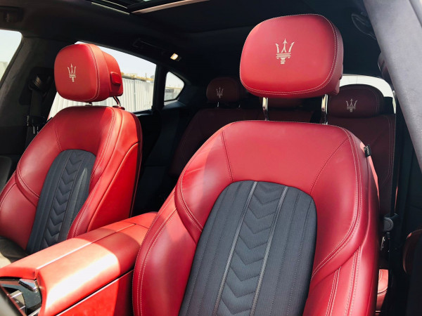 أسود Maserati Levante, 2019 للإيجار في دبي 2