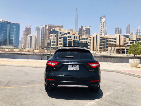 Аренда Черный Maserati Levante, 2019 в Дубае 4