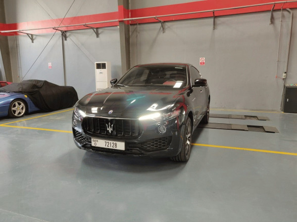 أسود Maserati Levante, 2019 للإيجار في دبي 0