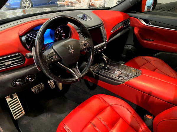 أسود Maserati Levante, 2019 للإيجار في دبي 4