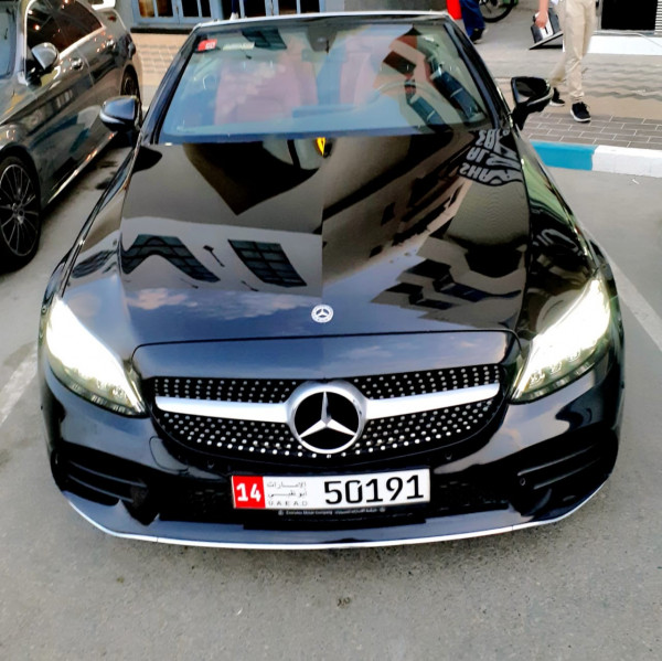 Schwarz Mercedes C200 cabrio, 2019 für Miete in Dubai 1