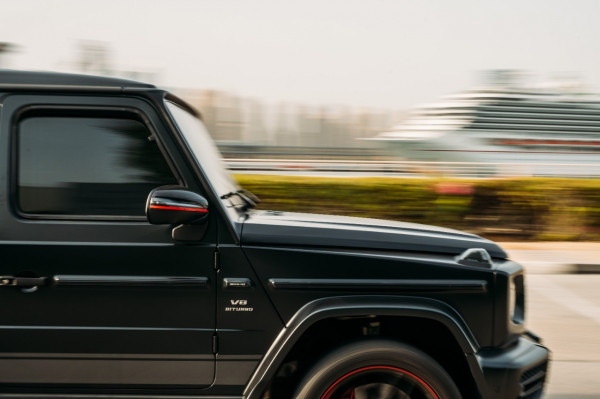 أسود Mercedes G class, 2019 للإيجار في دبي 4