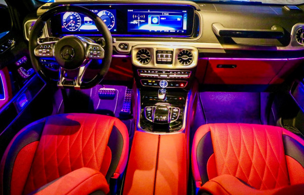 黑色 Mercedes G63, 2020 迪拜汽车租凭 1