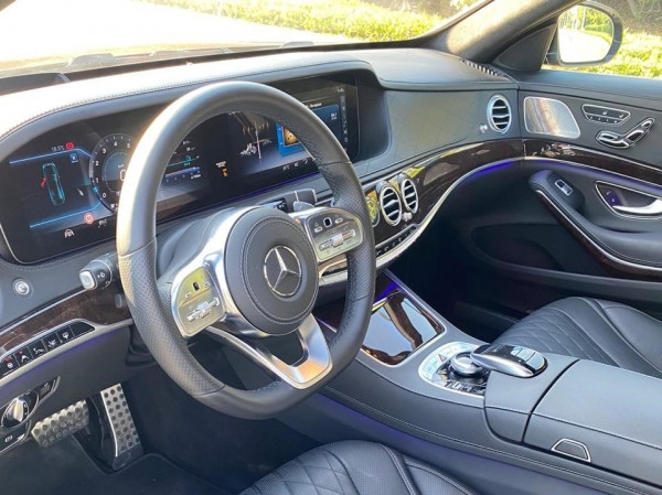 Negro Mercedes S 560 4matic, 2019 en alquiler en Dubai 2