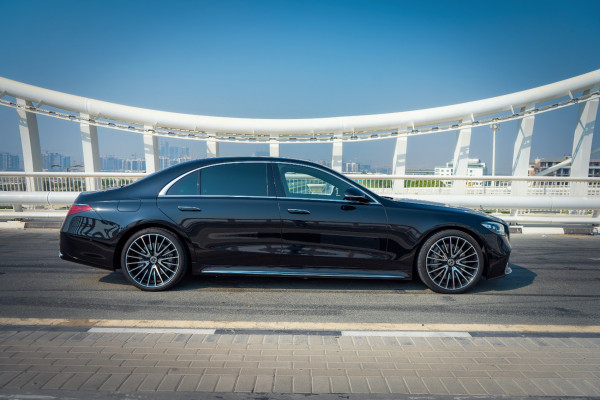 أسود Mercedes S 500, 2021 للإيجار في دبي 4