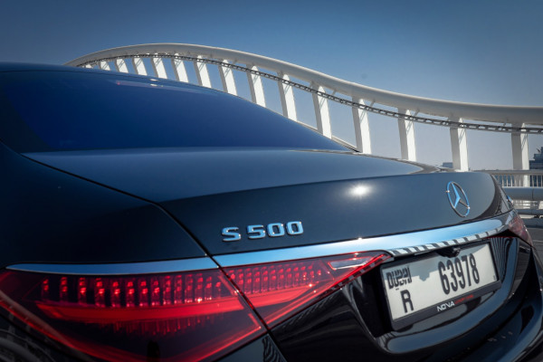 أسود Mercedes S 500, 2021 للإيجار في دبي 5