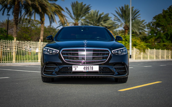 黑色 Mercedes S500, 2021 迪拜汽车租凭 0
