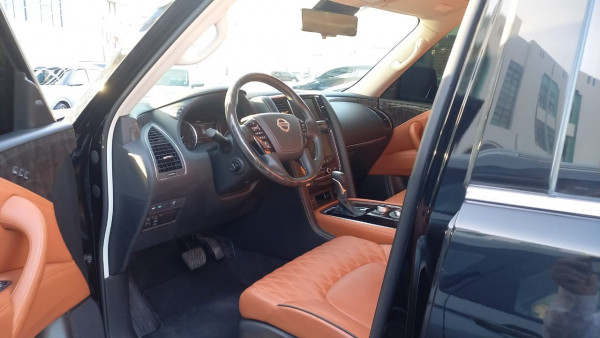 أسود Nissan Patrol V8, 2021 للإيجار في دبي 0