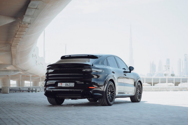 Аренда Черный Porsche Cayenne, 2021 в Дубае 0