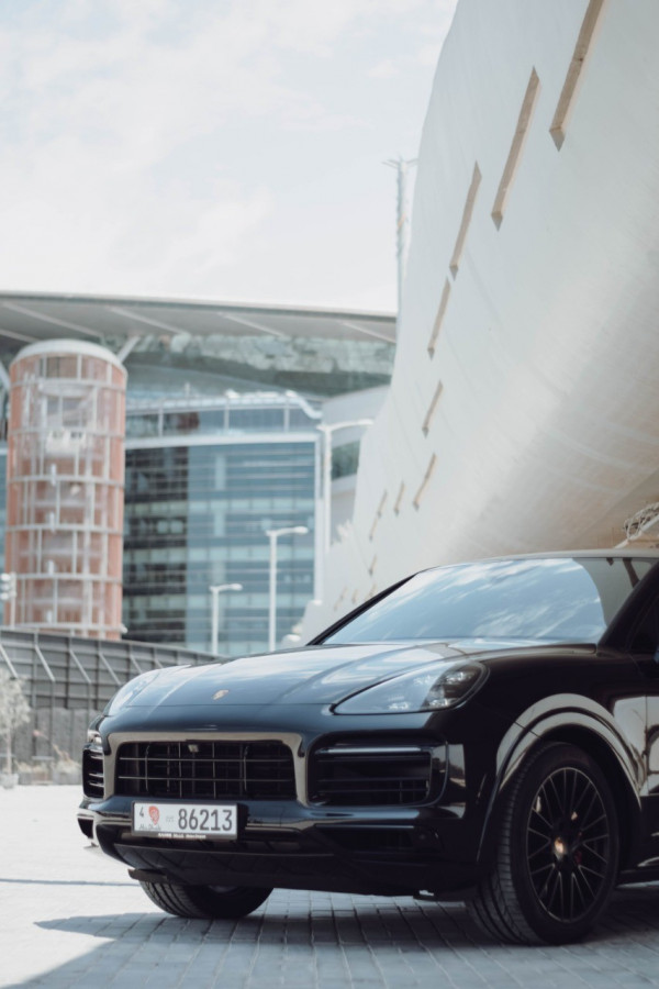 Аренда Черный Porsche Cayenne, 2021 в Дубае 2