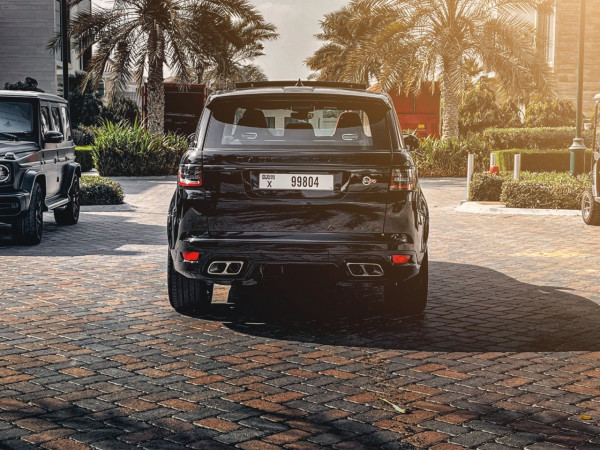 أسود Range Rover Sport SVR, 2022 للإيجار في دبي 1
