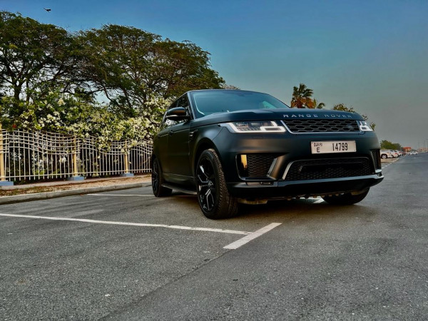 أسود Range Rover Sport, 2021 للإيجار في دبي 3