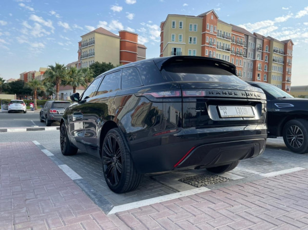 Аренда Черный Range Rover Velar, 2019 в Дубае 0