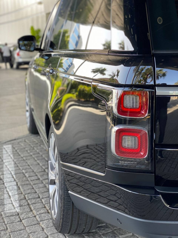 أسود Range Rover Vogue V6, 2021 للإيجار في دبي 3