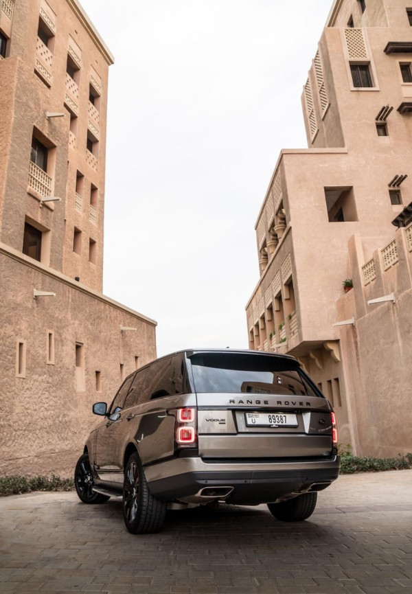 Black Range Rover Vogue, 2019 for rent in Dubai 3