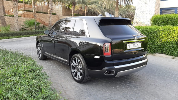 Black Rolls Royce Cullinan, 2020 for rent in Dubai 6