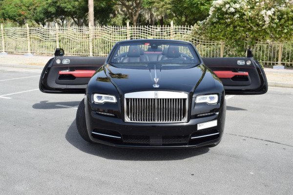 أسود Rolls Royce Dawn, 2020 للإيجار في دبي 0