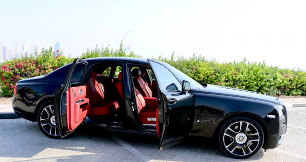 黑色 Rolls Royce Ghost, 2017 迪拜汽车租凭 1