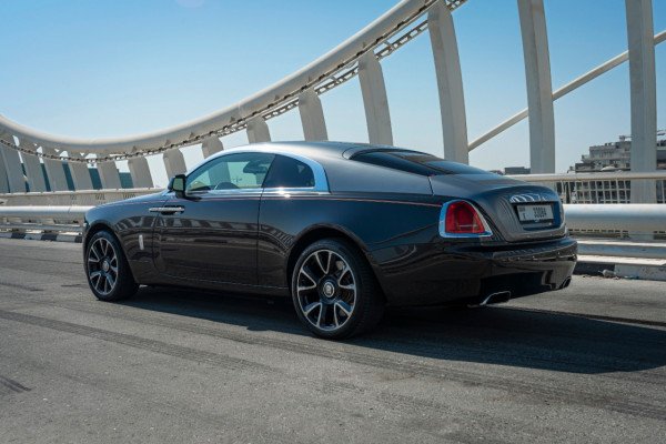 أسود Rolls Royce Wraith Silver roof, 2019 للإيجار في دبي 2