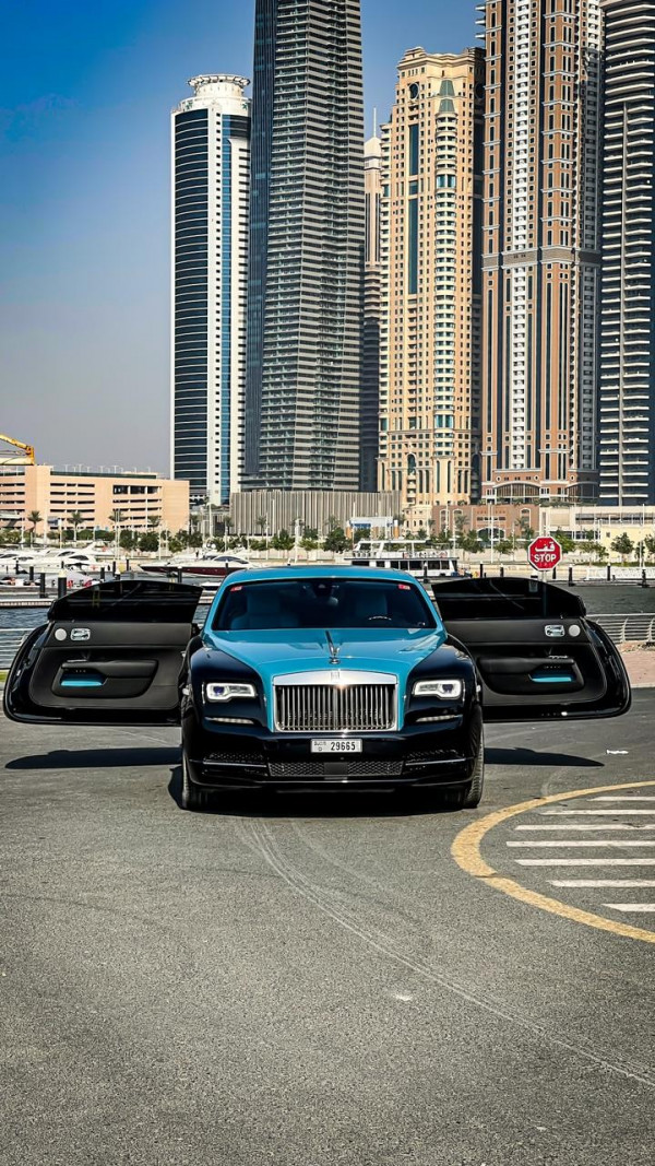 أسود Rolls Royce Wraith, 2019 للإيجار في دبي 3