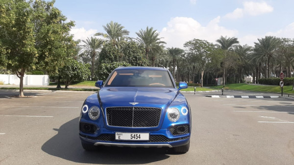 Аренда Синий Bentley Bentayga, 2019 в Дубае 1