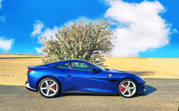 أزرق Ferrari Portofino Rosso, 2020 للإيجار في دبي 3