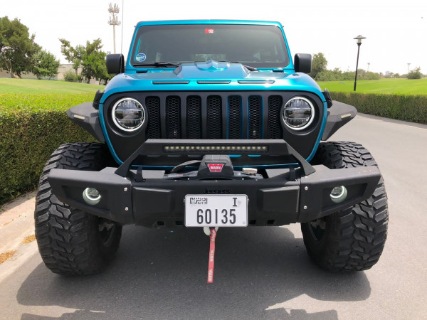 Аренда Синий Jeep Wrangler, 2020 в Дубае 0