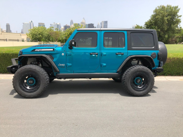 Аренда Синий Jeep Wrangler, 2020 в Дубае 2