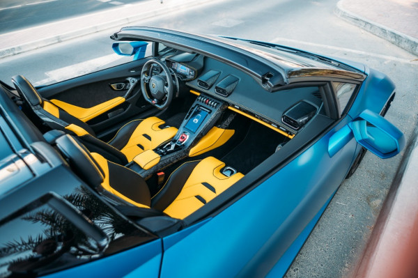 蓝色 Lamborghini Evo Spyder, 2021 迪拜汽车租凭 4