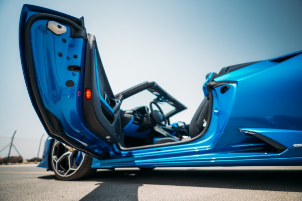 Аренда Синий Lamborghini Evo Spyder, 2020 в Дубае 2