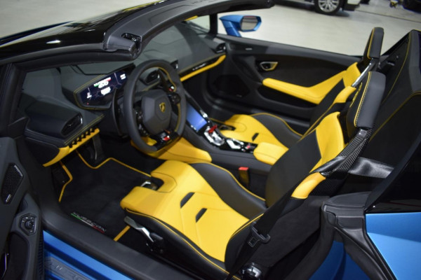 أزرق Lamborghini Evo Spyder, 2021 للإيجار في دبي 2
