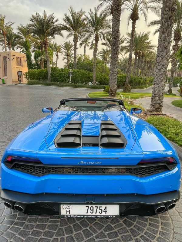 أزرق Lamborghini Huracan Spyder, 2018 للإيجار في دبي 1