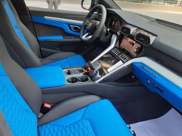 أزرق Lamborghini Urus, 2021 للإيجار في دبي 3