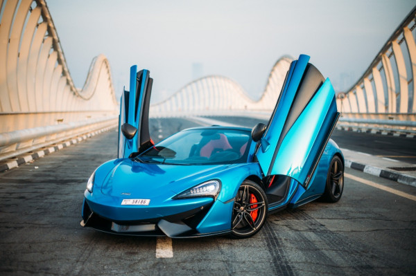 Blue McLaren 570S Spyder, 2018 for rent in Dubai 3