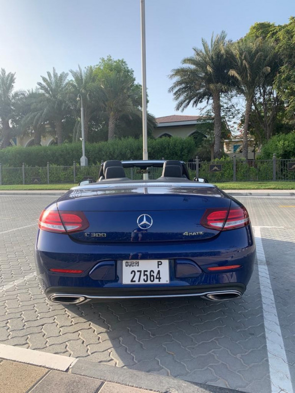 أزرق Mercedes C300 Class cabrio, 2019 للإيجار في دبي 7