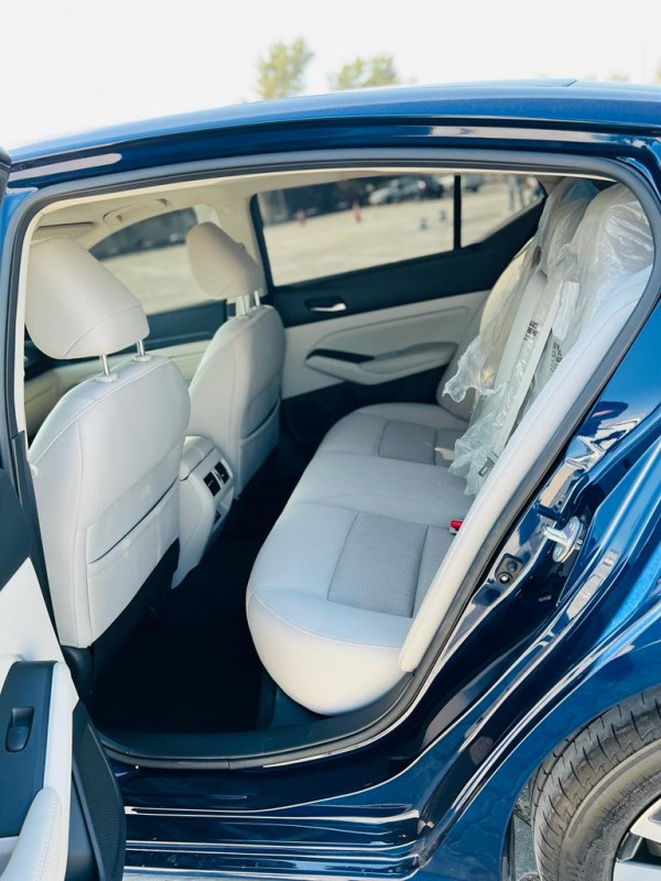 أزرق Nissan Altima, 2021 للإيجار في دبي 3