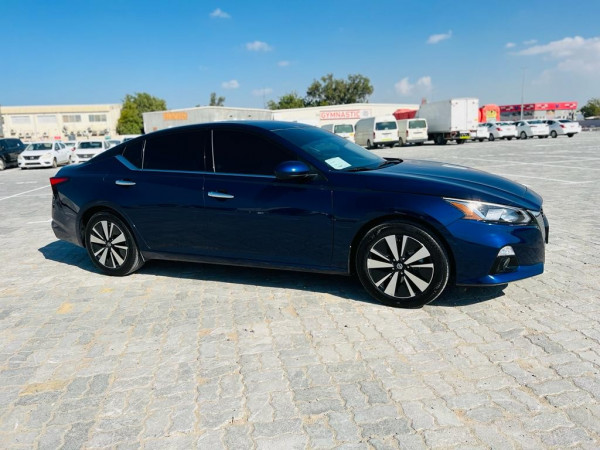 أزرق Nissan Altima, 2021 للإيجار في دبي 5