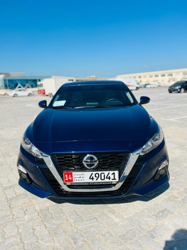 أزرق Nissan Altima, 2021 للإيجار في دبي 7