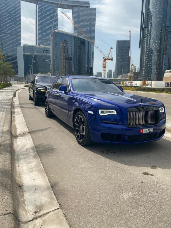 أزرق Rolls Royce Ghost Black Badge, 2019 للإيجار في دبي 2