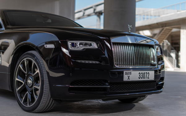 أسود Rolls Royce Wraith, 2019 للإيجار في دبي 1